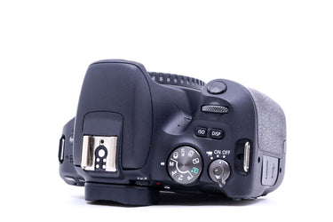 Camara Reflex Canon 200D - Usado