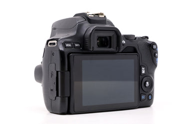 Camara Reflex Canon 250D - Usado