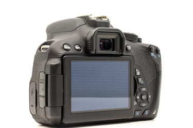 Camara Reflex Canon 700D - Usado