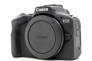 Bezlusterkowy aparat Canon R50 - Używany