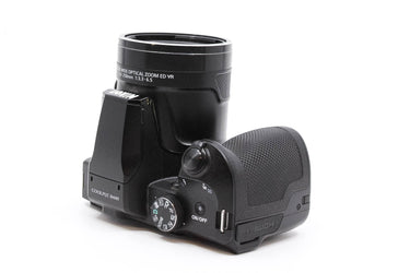 Camara Superzoom Nikon Coolpix B600 – Usado